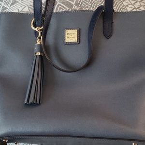 Dooney& Bourke